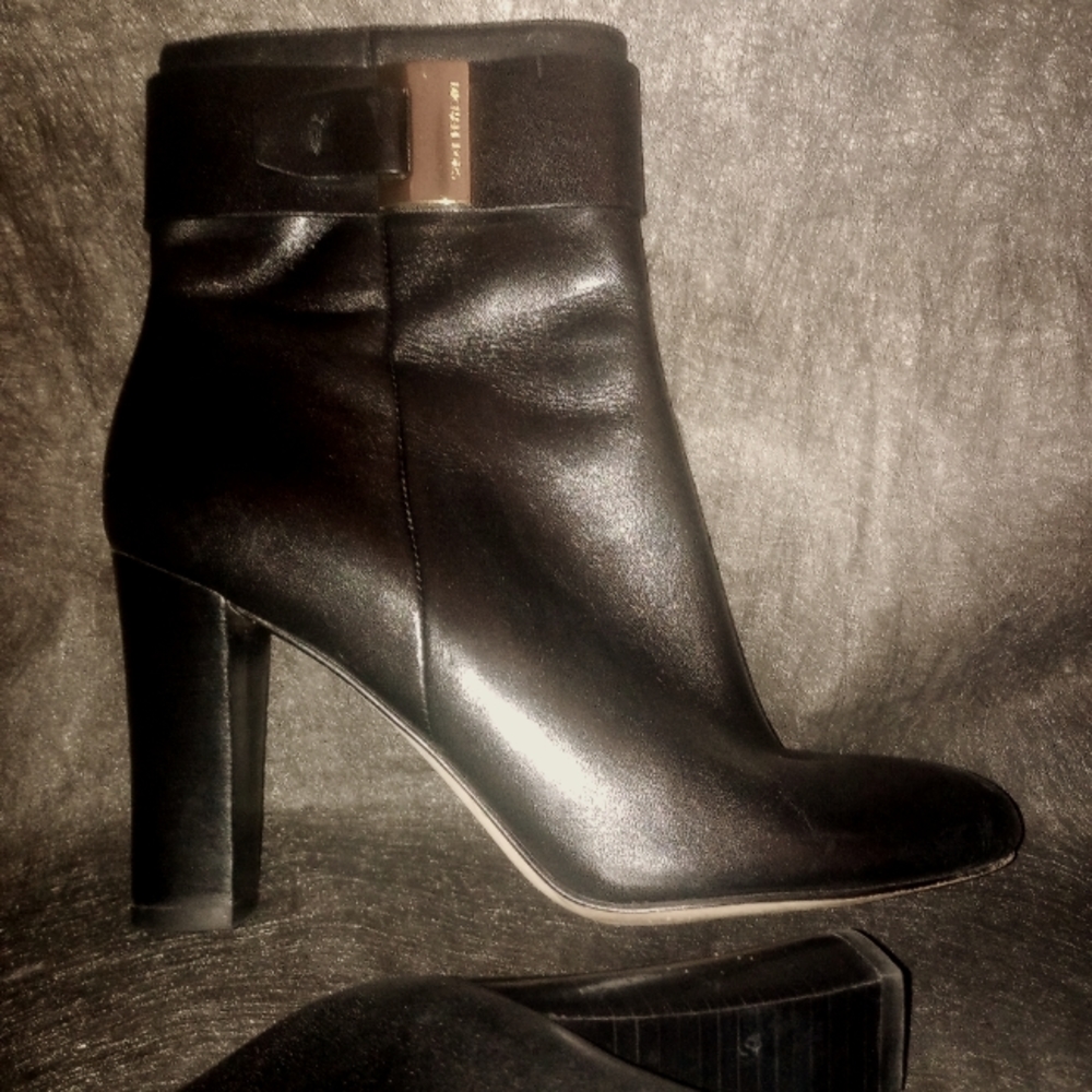 Micheal kors hi heel booties size 6